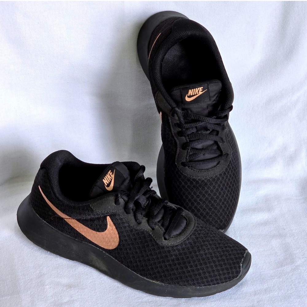 Nike Tanjun Women's Size 7.5 Black Metallic Bronze Sneakers 812655-005